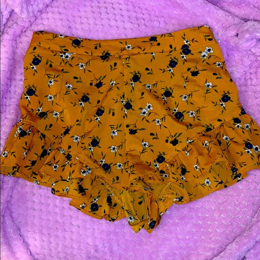 3$ SHEIN SIZE:M ( high wasted shorts )